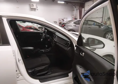 2016 Kia Optima Lx z USA, uszkodzony, nr VIN KNAGT4L39G5106105